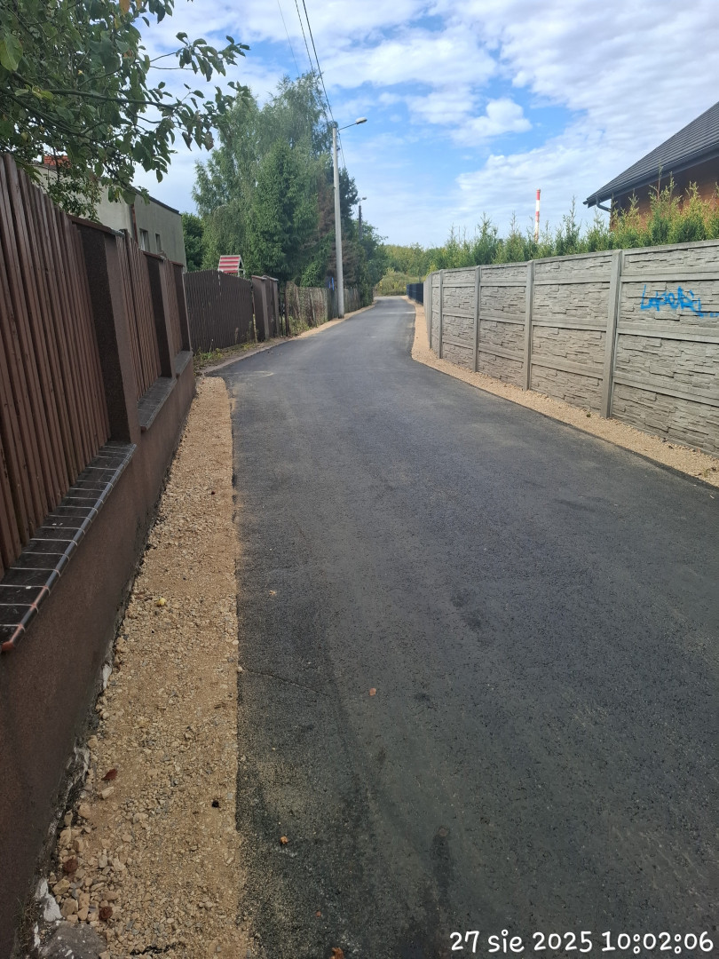 Zdjęcie do projektu Asfalt na Łanowej w dzielnicy Dąbie